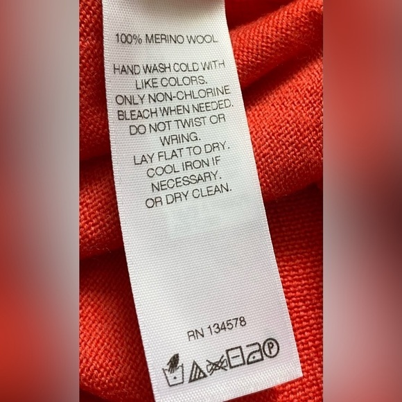 Vineyard Vines Woman’s Merino Wool Coral Sweater with Pineapple Motif, Small? - Picture 7 of 7